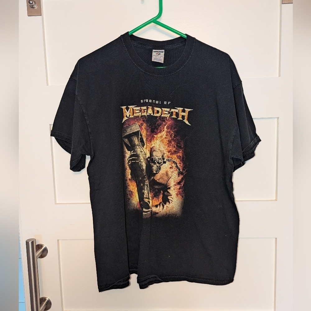 Black Megadeath crewneck T-shirt size XL. Men's tshirt.